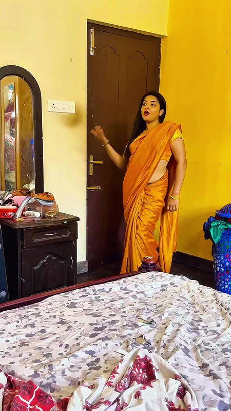 lesbian malayali girl sexy navel in orange saree2