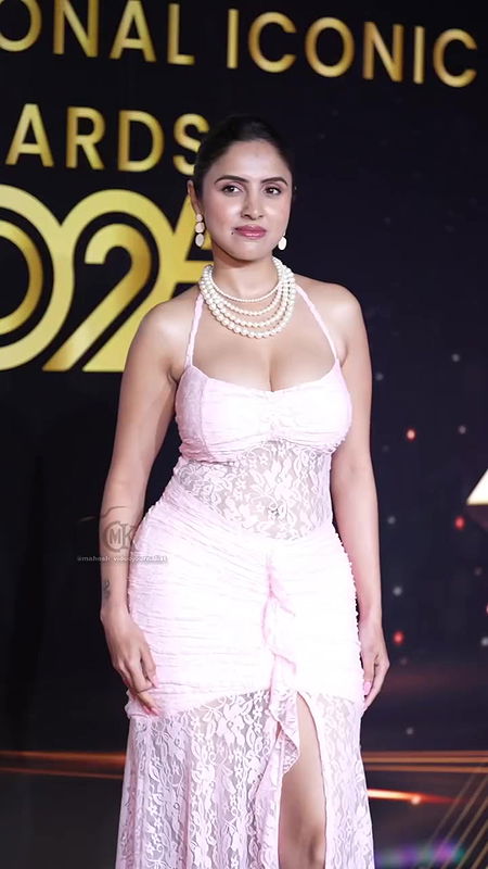 PRIYANKA HUGE BOOBS POPPING CLEAVAGE DESIRED AND SEXY LEGS TEASE2