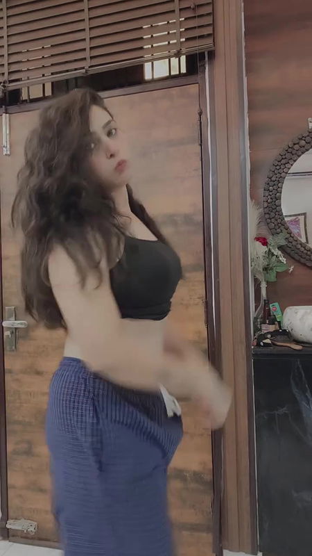 sexy desi babe deep navel in black tshirt2