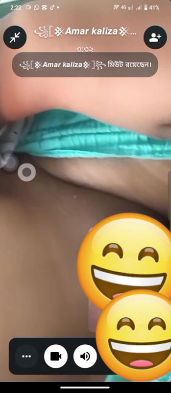 Beautiful Hijabi Nurse Showing Shaved Pussy Big Boobs To Lover On Vc2