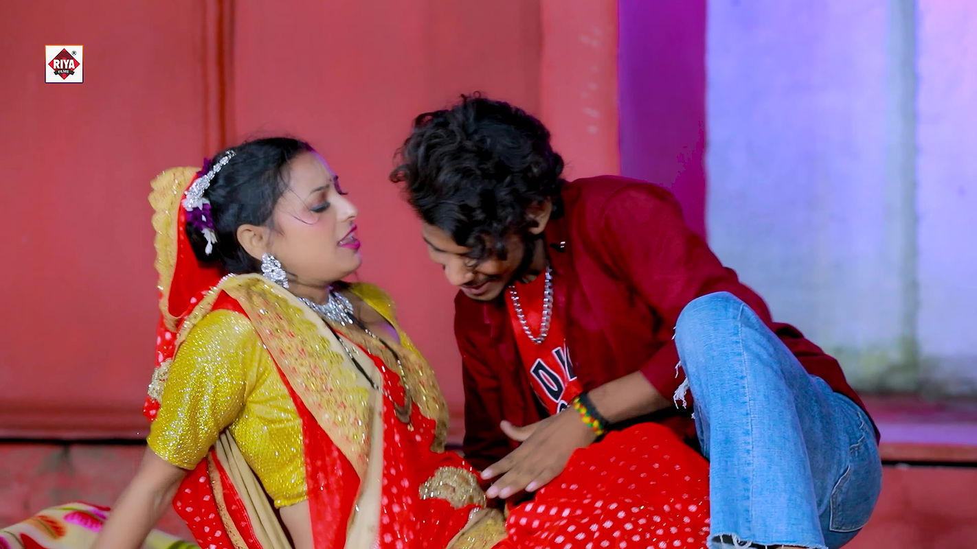 Horny Anjali ass grabbed & pussy area pressed, sexy navel, thigh & armpit shows