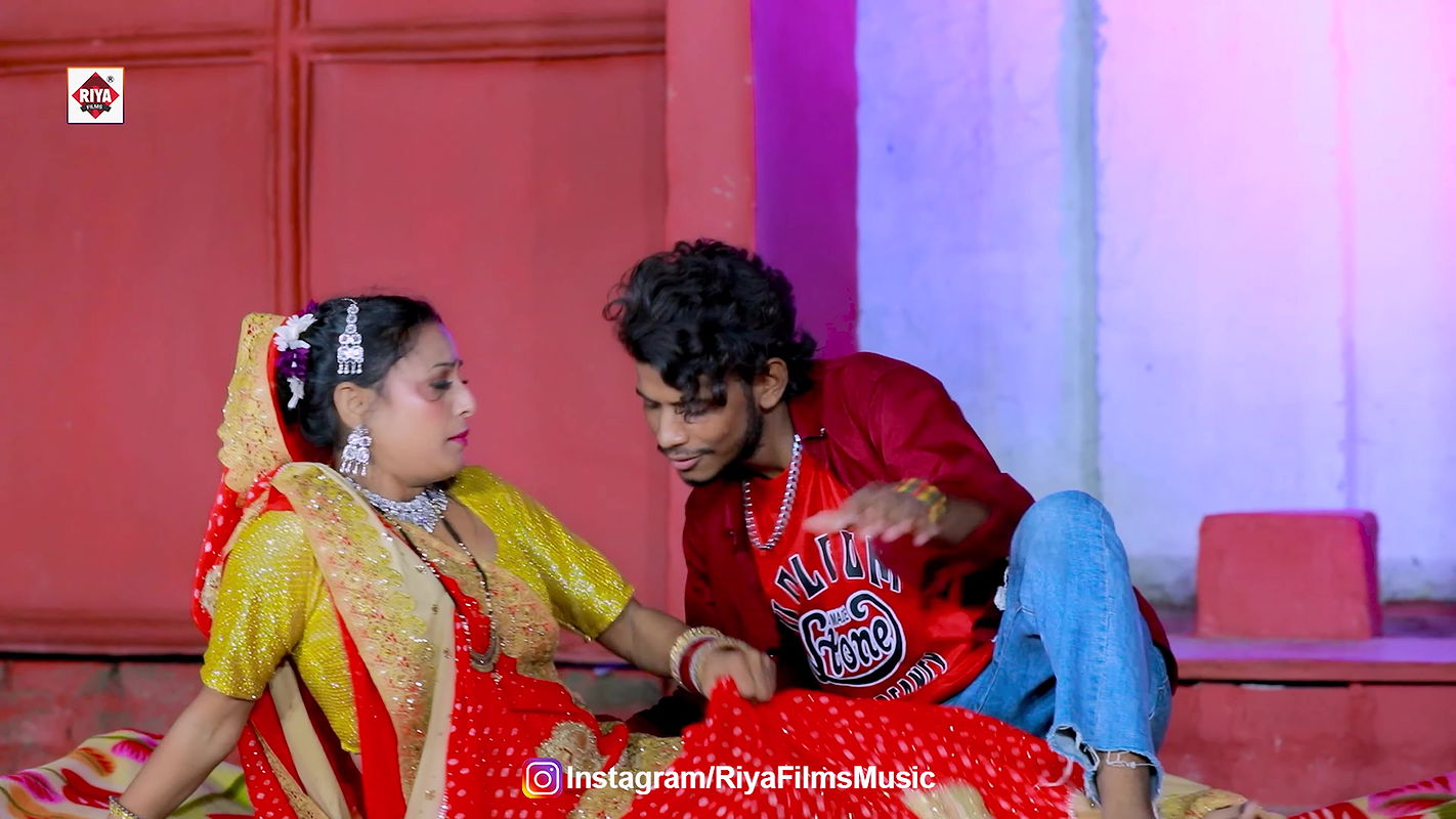 Horny Anjali ass grabbed & pussy area pressed, sexy navel, thigh & armpit shows