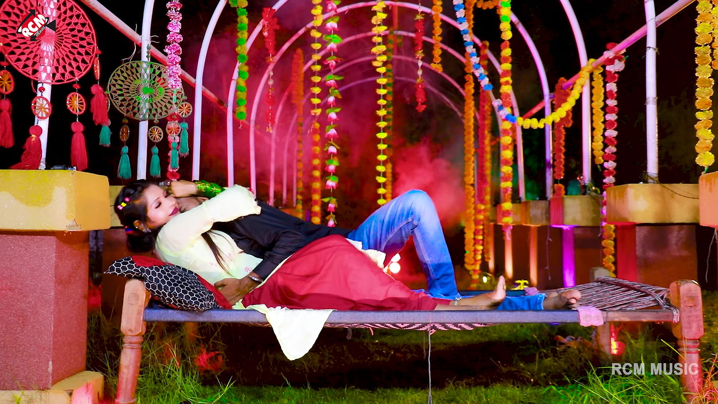 Madhu Rai boobs kissed & pressed with face, sexy cleavage, navel & armpit show