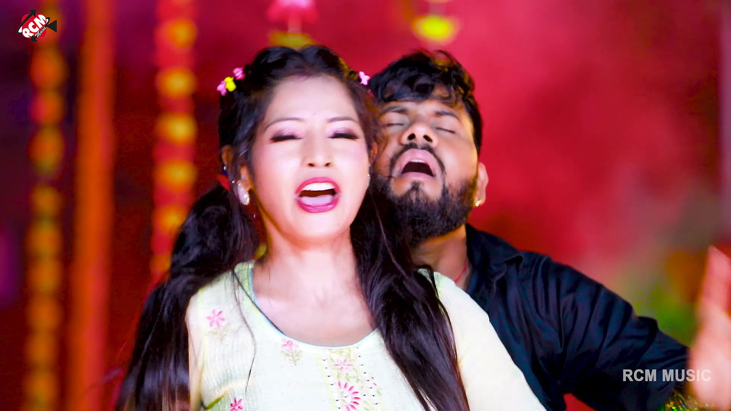 Madhu Rai boobs kissed & pressed with face, sexy cleavage, navel & armpit show