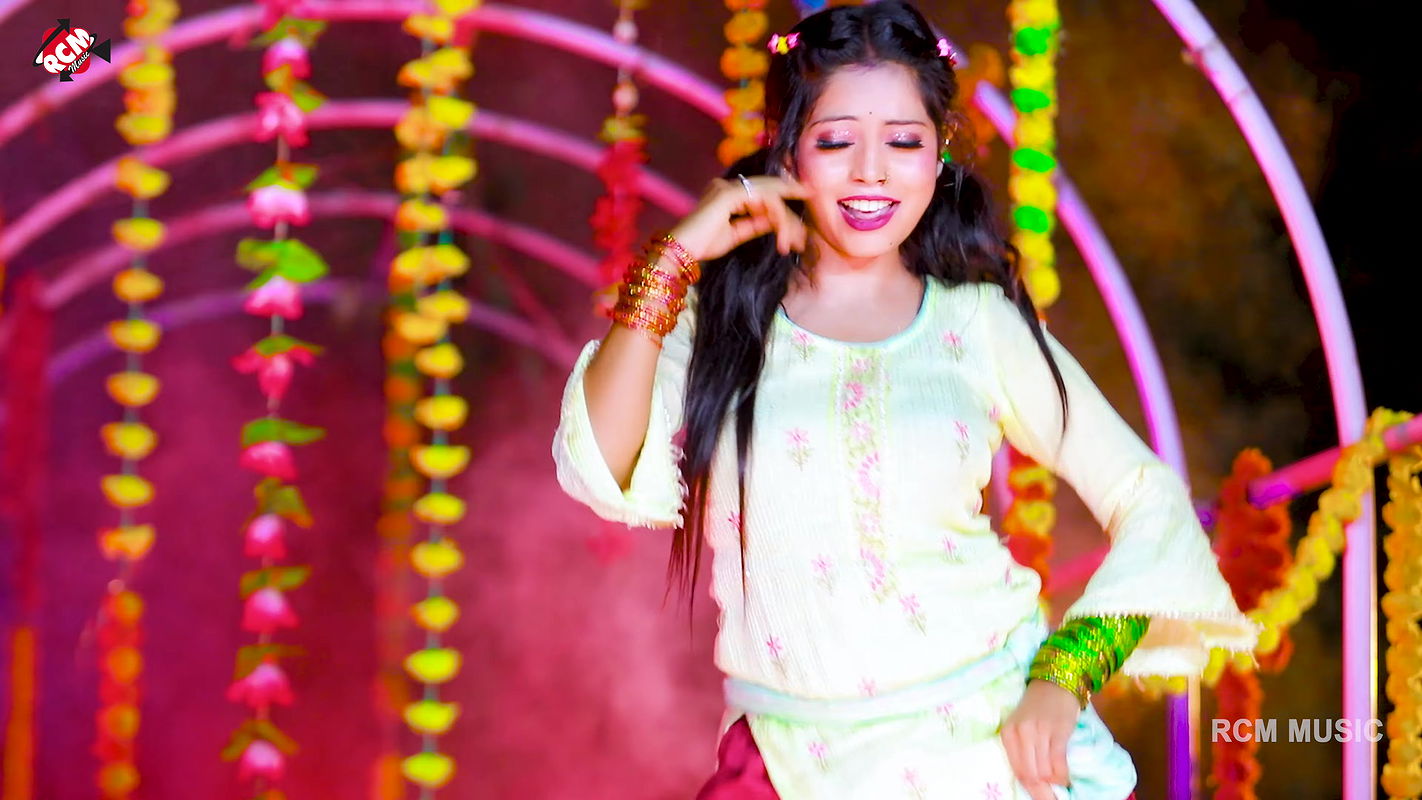 Madhu Rai boobs kissed & pressed with face, sexy cleavage, navel & armpit show