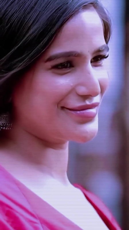 POONAM PANDEY SENSUOUS DIVA BACKLESS BLOUSE IN SAREE