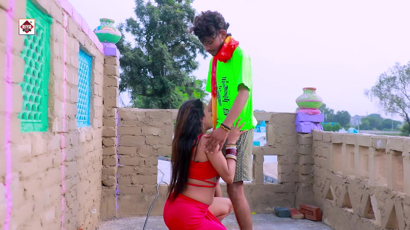 Horny Anjali ass grabbed & pussy area pressed, sexy navel, thigh & armpit shows4