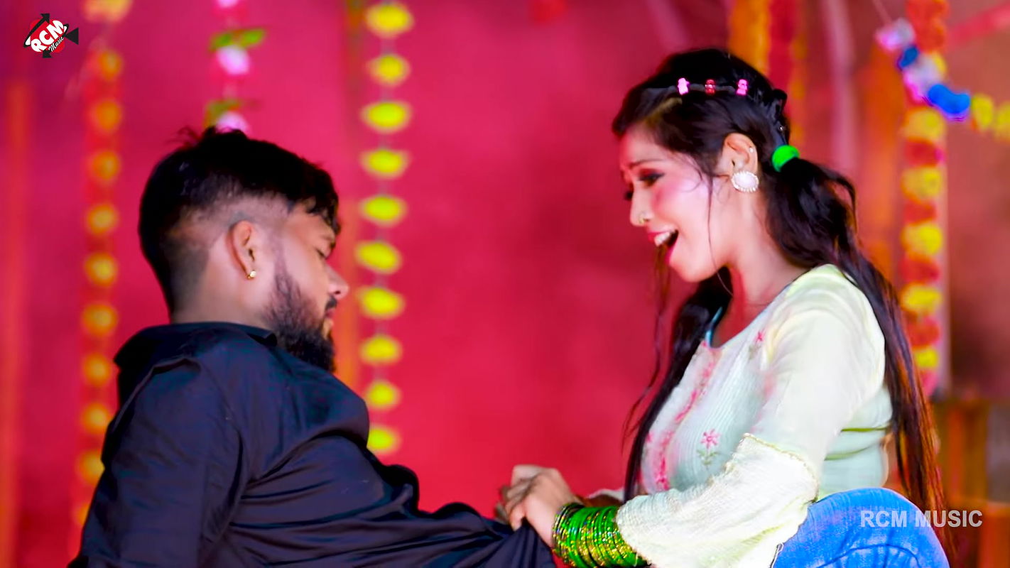 Madhu Rai boobs kissed & pressed with face, sexy cleavage, navel & armpit show4