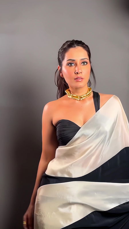 RAASHI TEMPTING BEAUTY SEXY IN OFF SHOULDER BLOUSE SAREE HQ VIDEO