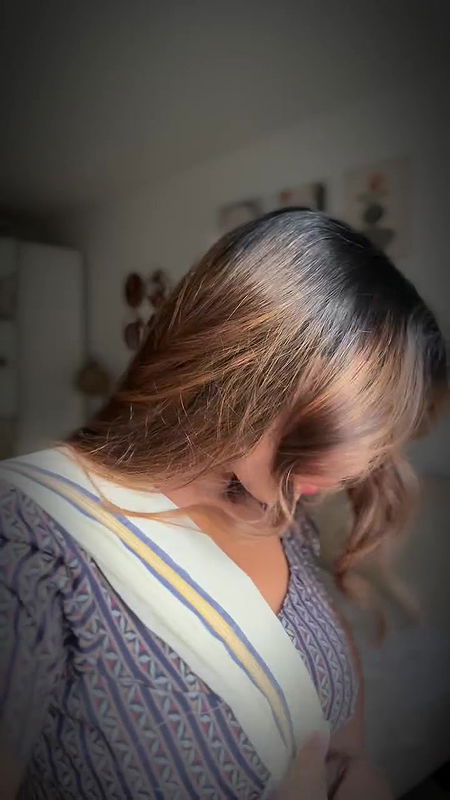 sexy busty malayali girl navel and boobs in kerala saree