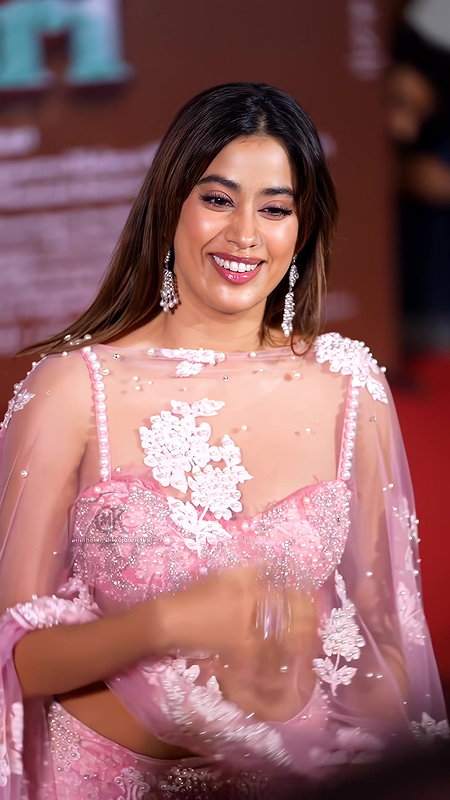 EVENT SSKTK PROMOTION FT JHANVI KAPOOR IRRESISTIBLE CUMWORTHY LOOKS EROTIC HQ 5 VIDEO6