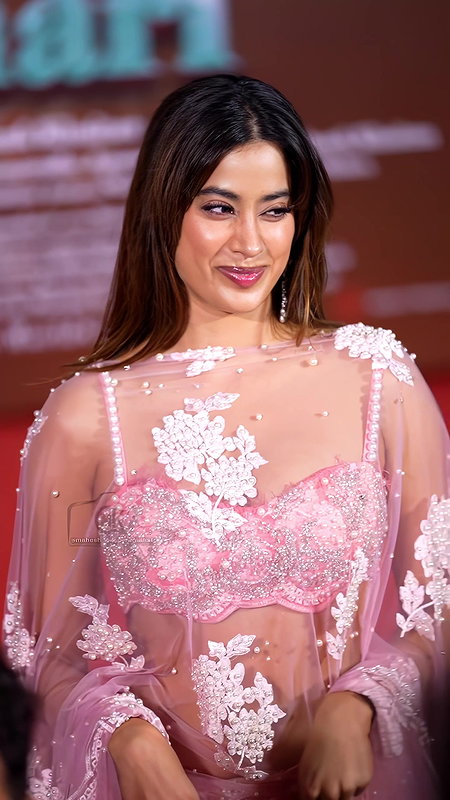 EVENT SSKTK PROMOTION FT JHANVI KAPOOR IRRESISTIBLE CUMWORTHY LOOKS EROTIC HQ 5 VIDEO6