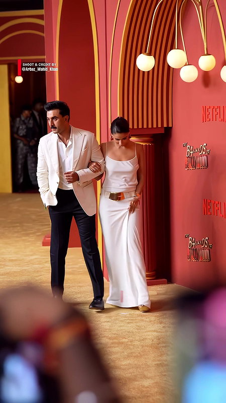 HYPNOTIC MILF ALIA MOMMY LUSTY SIDE CUT VIEW BACKLESS AND CUTE CLEVAGE TEASE HQ 4 VID2