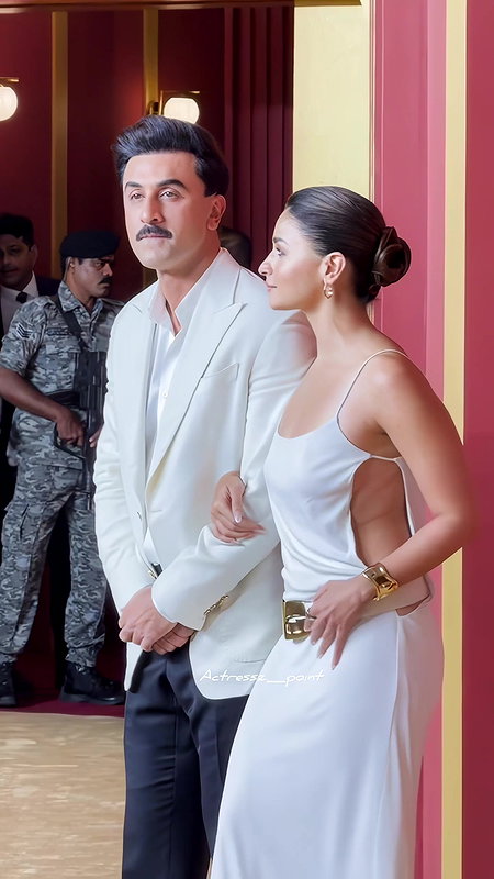 HYPNOTIC MILF ALIA MOMMY LUSTY SIDE CUT VIEW BACKLESS AND CUTE CLEVAGE TEASE HQ 4 VID4