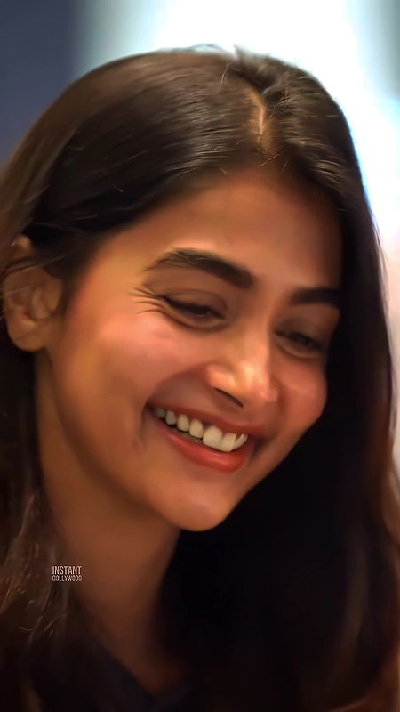 POOJA HEGDE CUMWORTHY BABE SEXY FACE CARD HQ VIDEO2