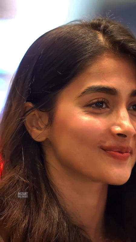 POOJA HEGDE CUMWORTHY BABE SEXY FACE CARD HQ VIDEO2