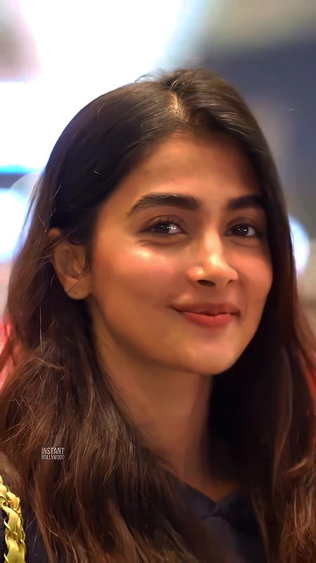 POOJA HEGDE CUMWORTHY BABE SEXY FACE CARD HQ VIDEO2