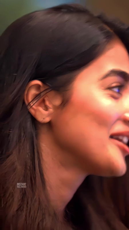 POOJA HEGDE CUMWORTHY BABE SEXY FACE CARD HQ VIDEO2