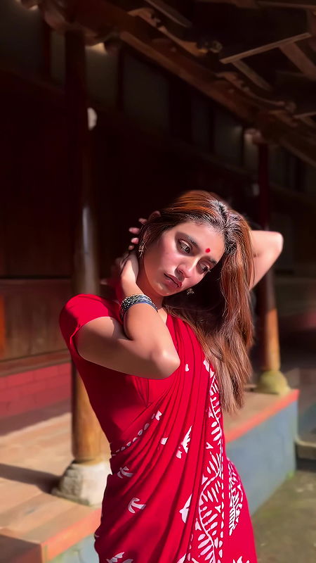 PRIYA PRAKASH VARRIER CUTE SEXY WIFE MATERIAL IN RED SAREE HQ VIDEO2