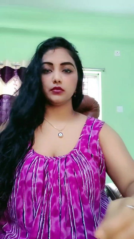 Hot MILF Livestreaming Nude Lactating Tts and Showing Pussy and Armpits2