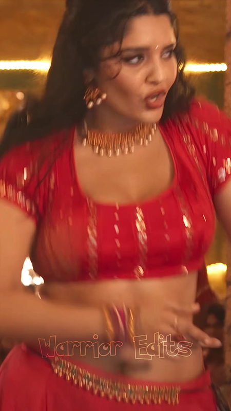Hot Ritika Singh sexy cleavage and navel2