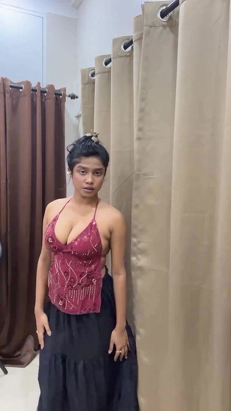 INSTA BABE ANTARA DAS HUGE AMPLE DEEP CLEAVAGE BACKLESS TEASE2