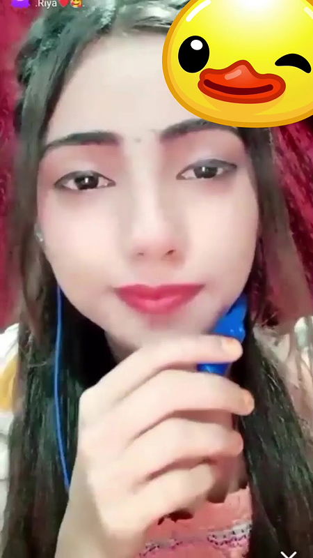 Super Hot Riya Quick Pussy Flash on Chamet Live2