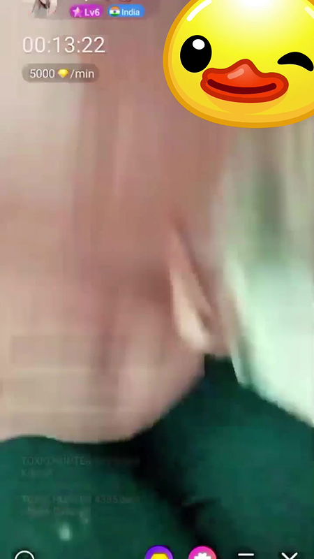 Super Hot Riya Quick Pussy Flash on Chamet Live2