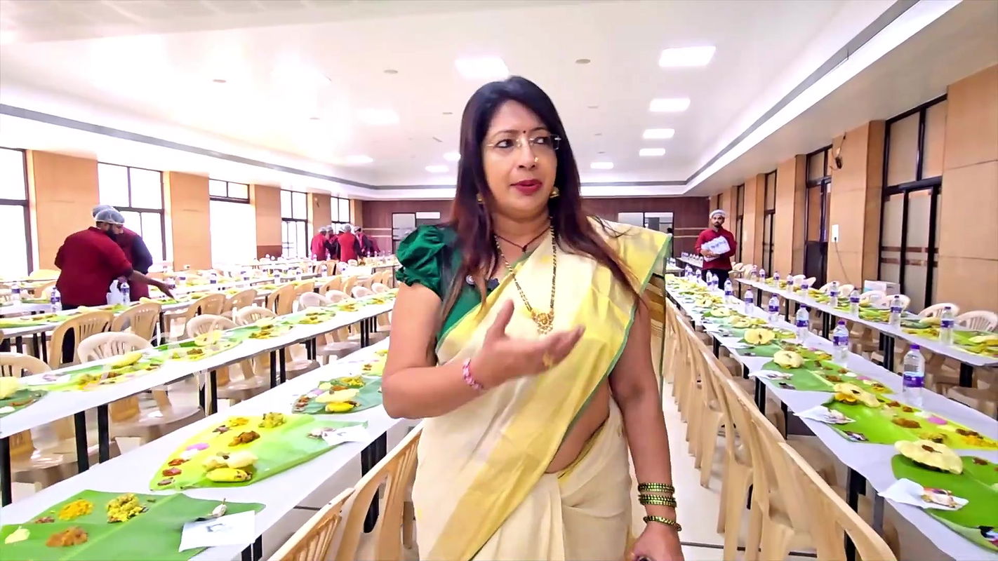 Lekshmi Nair Sexy Navel Slip,Boob,Big Ass in Kerala Saree2