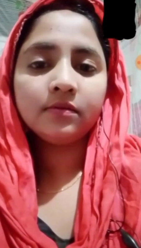 Hot bhabi show cute boobs2