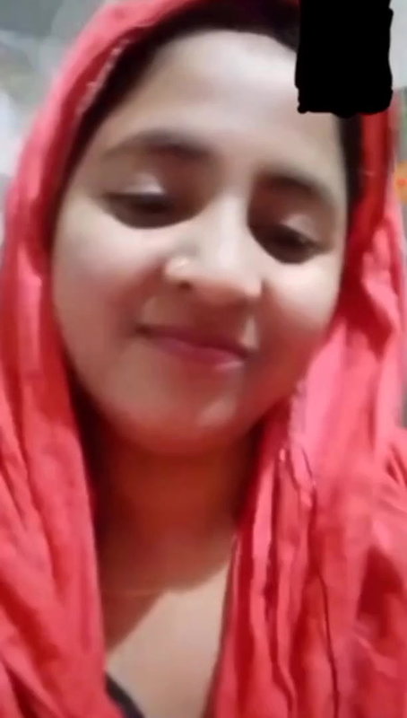 Hot bhabi show cute boobs2