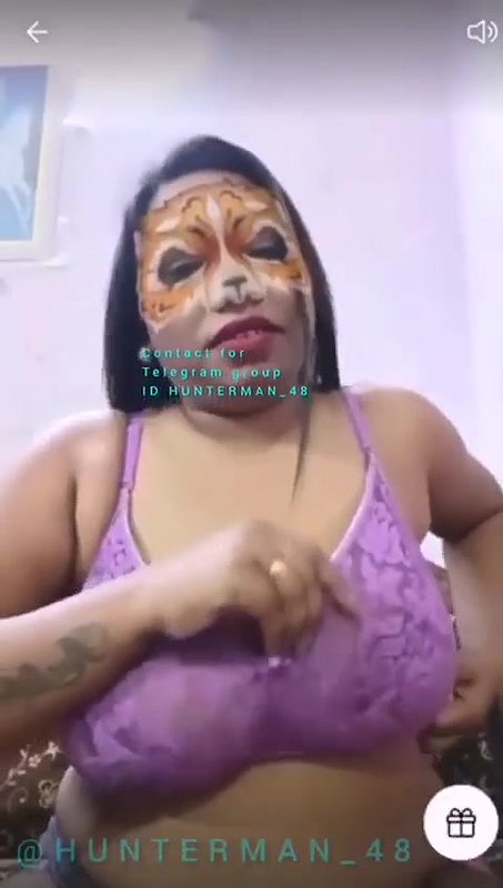 Richa Bhabhi Nude Tango Live2