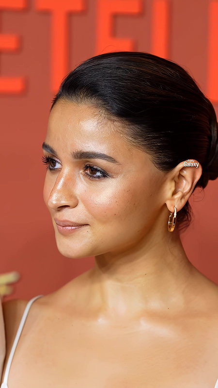 HYPNOTIC MILF ALIA MOMMY LUSTY SIDE CUT VIEW BACKLESS AND CUTE CLEVAGE TEASE HQ 4 VID 6