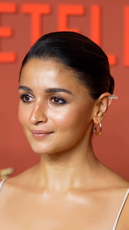 HYPNOTIC MILF ALIA MOMMY LUSTY SIDE CUT VIEW BACKLESS AND CUTE CLEVAGE TEASE HQ 4 VID 6