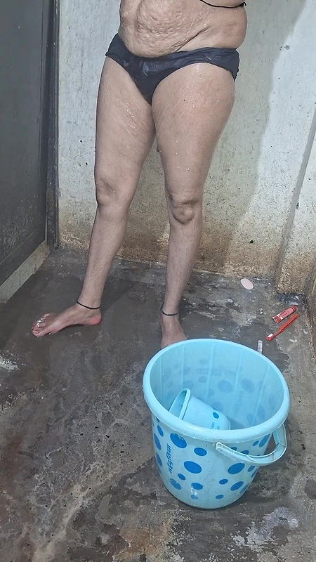 Big Boobs Mature Wife Full Nude Bathing in Washroom 2