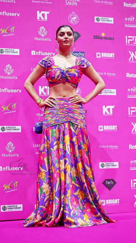 AKANKSHA PURI SEDUCTRESS DIVA DEEP CLEAVAGE AND DELIBERATE BACKLESS EXPOSE 2