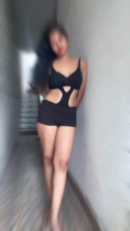 Hot Insta Model huge boobs and navel show in black bra and panty 2