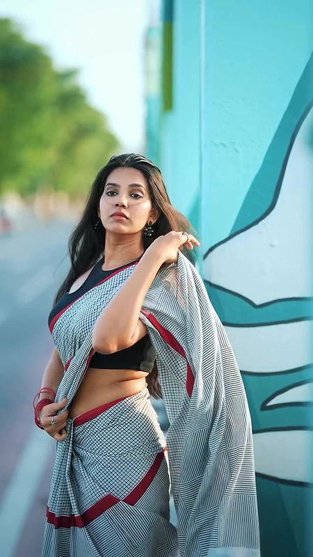 Serial Actress Shatiga sexy hip body expose in saree very hot photoshoot 2