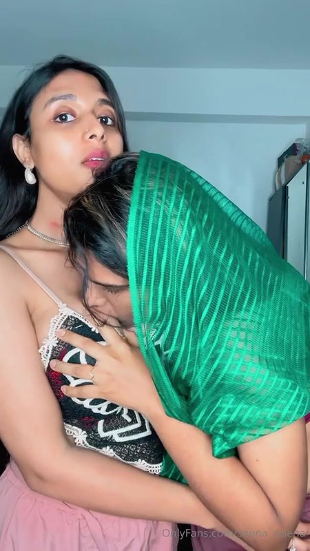 Famous influencer Sannati and Selena SEXY ONLYFANS VIDEO COLLECTION 2