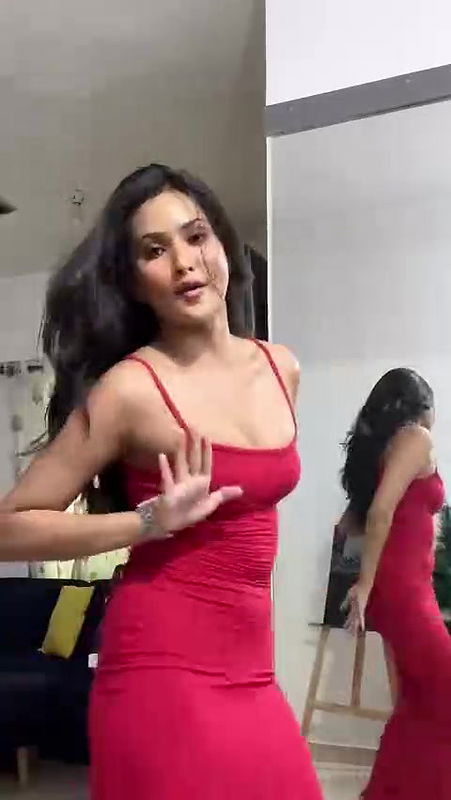SANCHI RAI RED HOT SIZZLING BABE CUTE CLEAVAGE TEASE 2