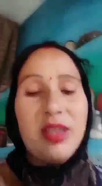Sexy Milf Bhabhi Showing Boobs Fingering Pussy 2