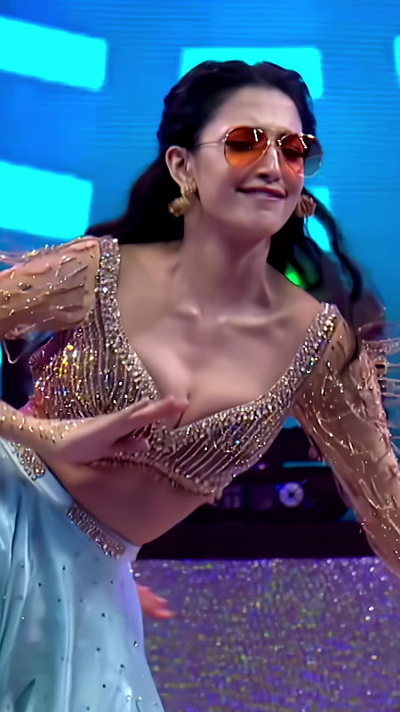 NEHA SHETTY POPPING BOOBS CLEAVAGE VIEW UUFFF AT EVENT HQ VIDEO