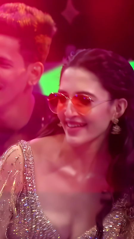 NEHA SHETTY POPPING BOOBS CLEAVAGE VIEW UUFFF AT EVENT HQ VIDEO