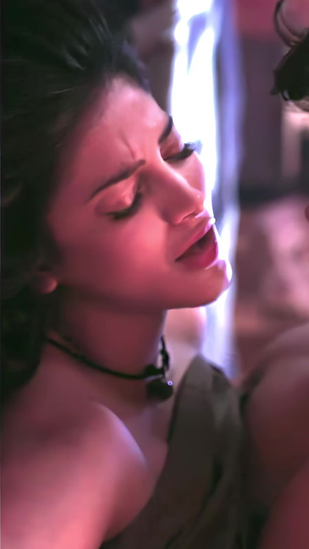 SHRUTI HASSAN EXOTIC EXPRESSION GETTING PLEASURE HQ VIDEO