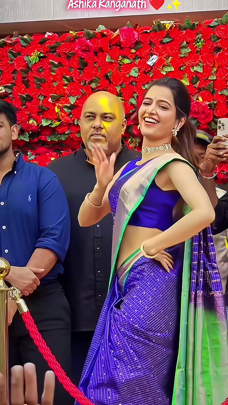 ASHIKA RANGANATH SHAKING HER SEXY WAIST IN SAREE HQ VIDEO