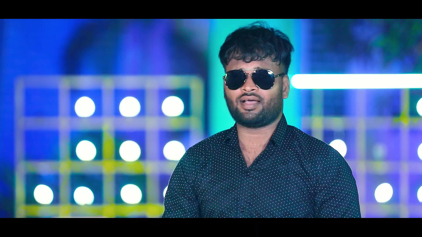 Aditi Kumari hot saree song – Navel caressed nicely