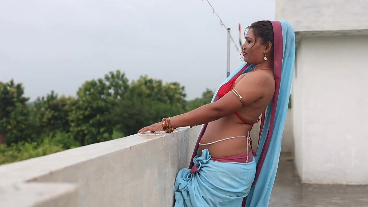 Hot pinky tiwari cleavage navel and armpit show photoshoot