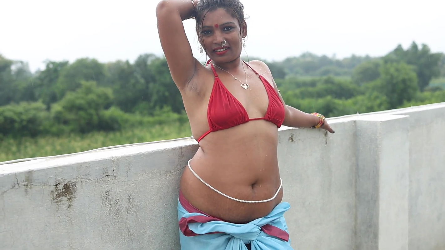 Hot pinky tiwari cleavage navel and armpit show photoshoot