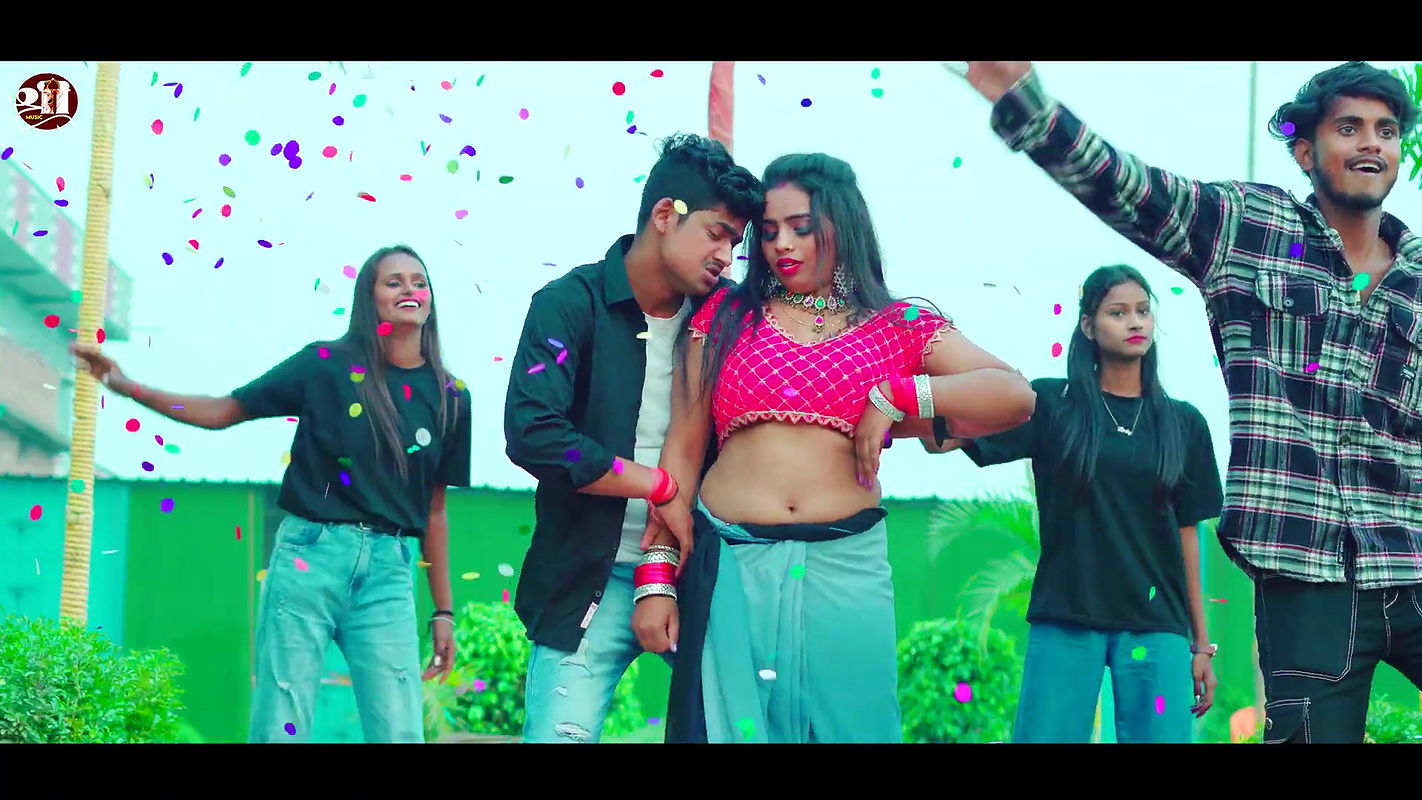 Rati Srivastava hot saree song – Navel exposed, caressed, Boobs felt
