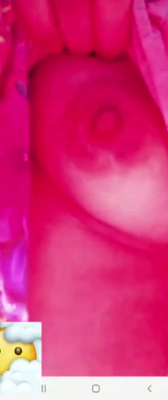 Cute teen gf show boobs